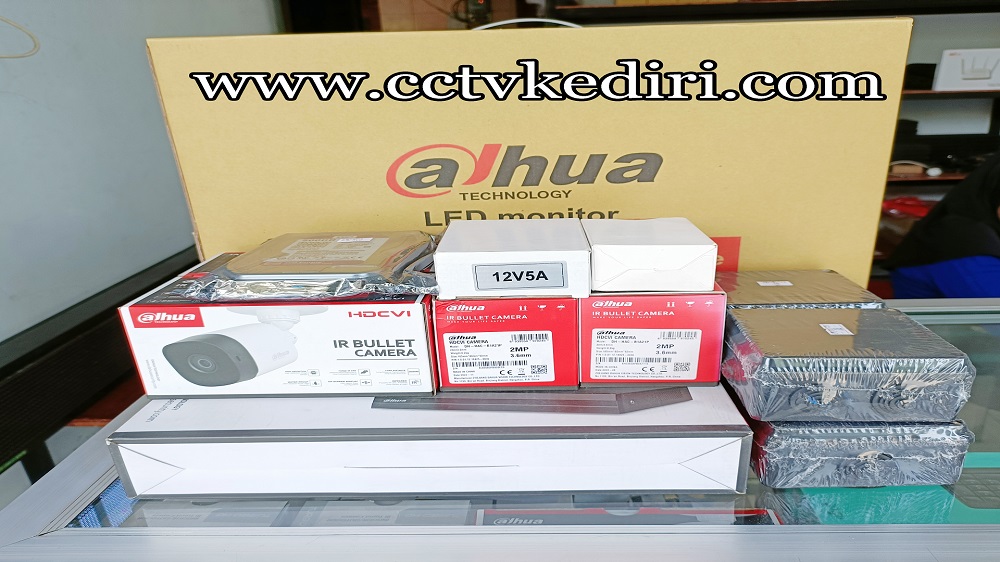 <p>Kamera CCTV dapat dijadikan sebagai alat keamana untuk mengamankan situasi yang terjadi dilokasi, rumah pribadi anda terkadang mencadi incaran para penjahat untuk mengambil barang berharga anda, anda sangat membutuhkan kamera untuk dijadikan keamanan ditempat anda, kamera dapat bekerja dengan sendirinya dan tanpa bantuan petugas, kamera berkualitas tinggi dan harga murah.</p>